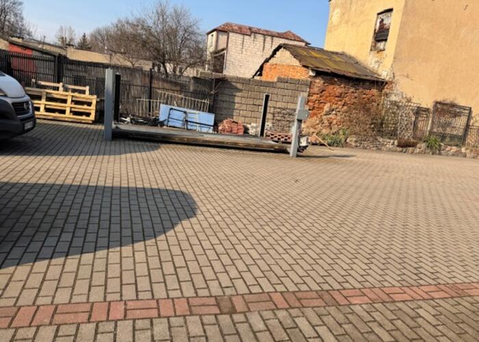 Grajewo ogłoszenia: Sprzedam podnośnik najazdowy;
 4000 zł, do negocjacji.